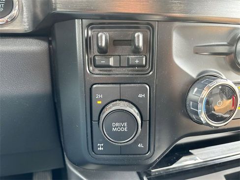 Used 2023 Ford F250 Lariat w/ Black Appearance Package image 38