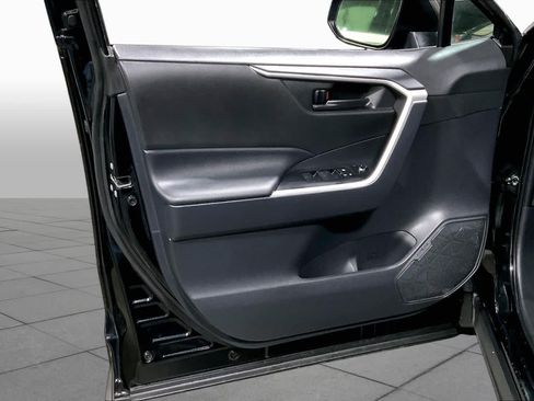 Certified 2025 Toyota RAV4 LE AWD/4WD image 22