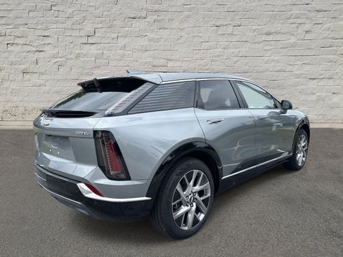 New 2025 Cadillac Optiq Luxury 1 image 5
