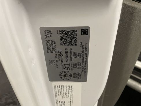 Used 2024 Chevrolet Express 2500 image 24