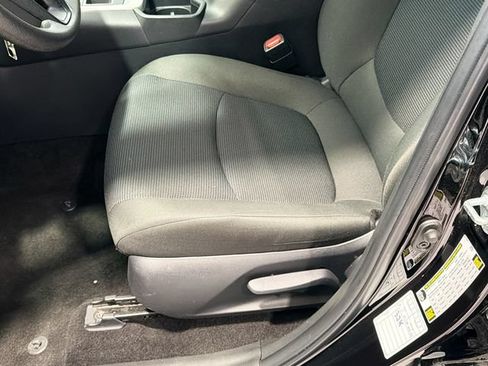 Used 2025 Toyota RAV4 LE AWD/4WD image 16