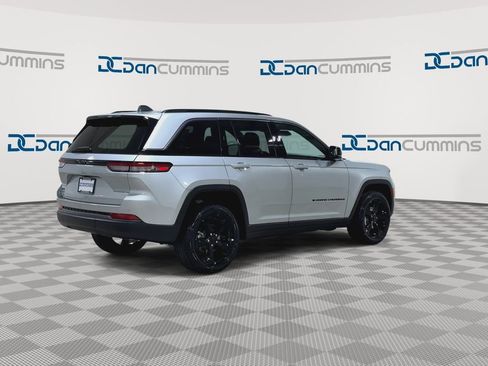 New 2026 Jeep Grand Cherokee Limited w/ Limited Altitude Package AWD/4WD image 8