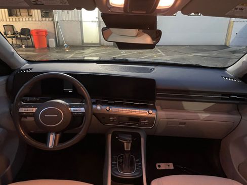 Used 2025 Hyundai Kona SEL image 33