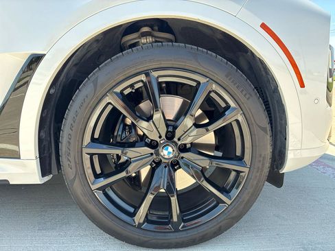 Used 2025 BMW X7 M60i w/ Executive Package AWD/4WD image 7