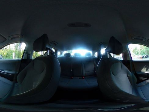 Used 2025 Kia K4 LXS image 41