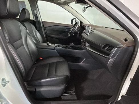 Used 2023 Nissan Rogue SV w/ SV Premium B Package AWD/4WD image 30
