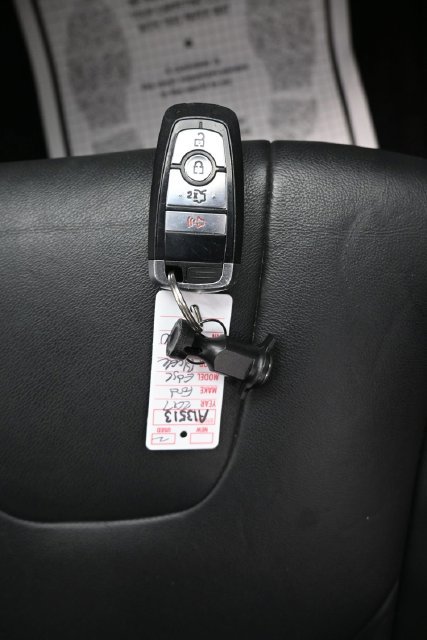 Used 2017 Ford Edge Titanium AWD/4WD image 12