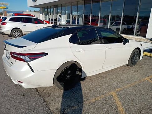 Used 2022 Toyota Camry XSE image 7