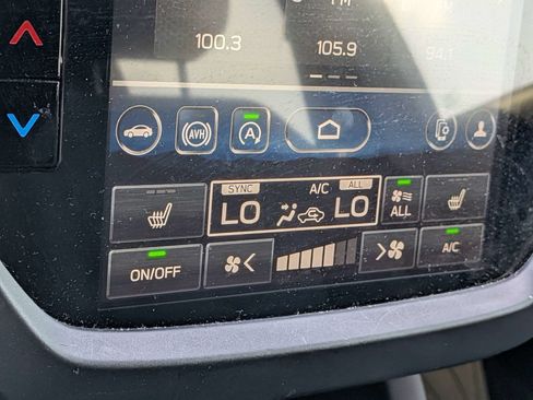 Certified 2025 Subaru Forester Premium AWD/4WD image 22
