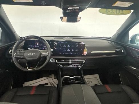 Used 2024 Chevrolet Traverse RS AWD/4WD image 19