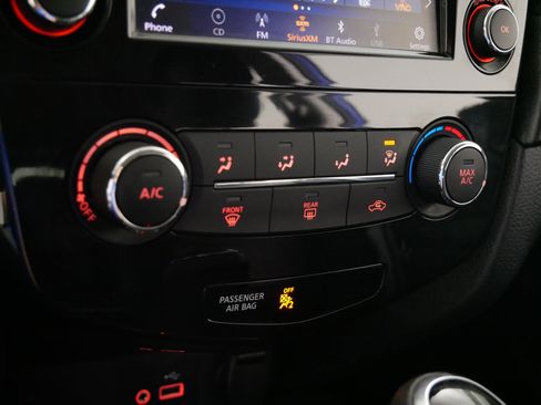 Used 2018 Nissan Rogue S image 23