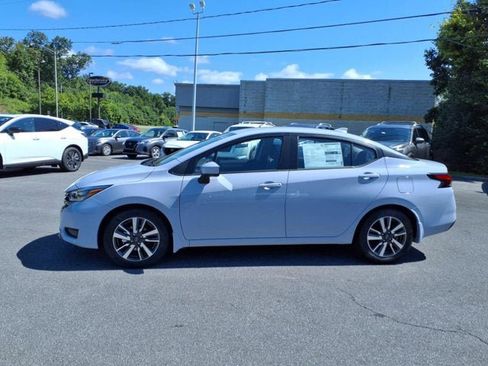 New 2025 Nissan Versa SV w/ Trunk Package image 2