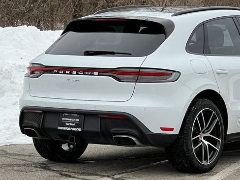 Certified 2025 Porsche Macan image 10