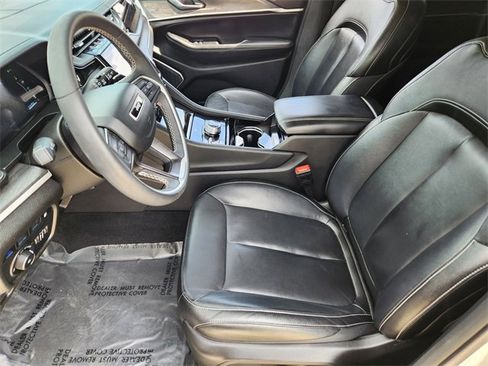 Used 2022 Jeep Grand Cherokee Limited 4xe image 13