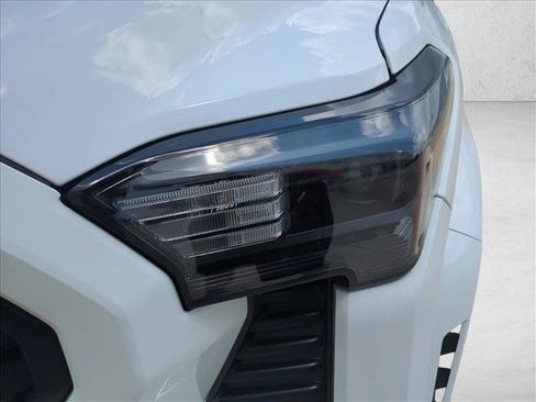 Certified 2024 Toyota Tacoma SR5 AWD/4WD image 9
