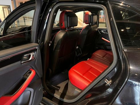 Used 2020 Porsche Macan S image 11