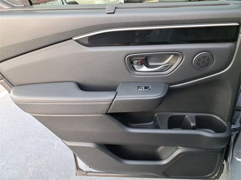 Certified 2024 Honda Pilot Touring image 14