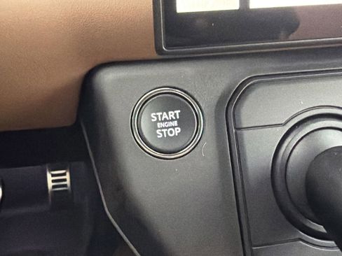New 2026 Land Rover Defender 110 X AWD/4WD image 27