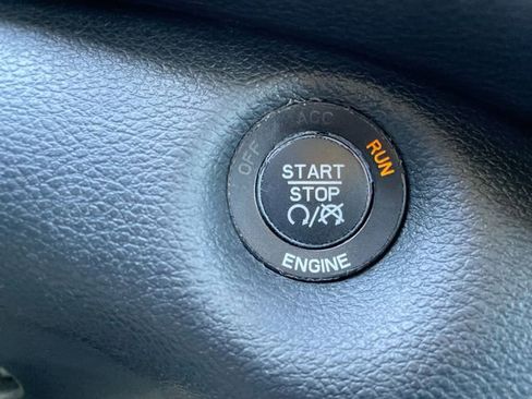 Used 2015 Jeep Cherokee Limited image 27