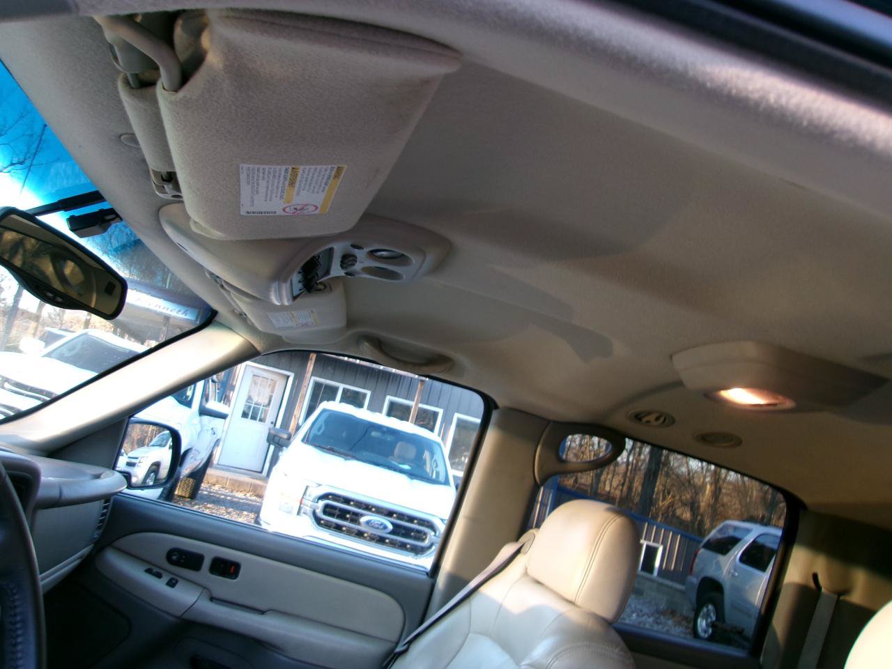 Used 2001 Chevrolet Suburban LT w/ LT Preferred Equipment Group RWD image 18