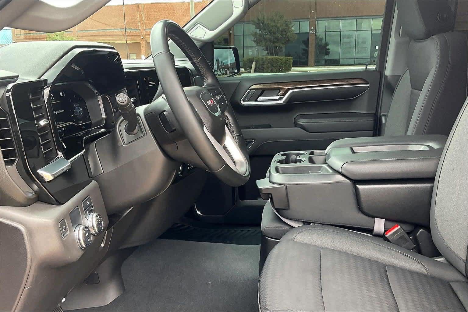 Used 2023 GMC Sierra 1500 Elevation RWD image 2