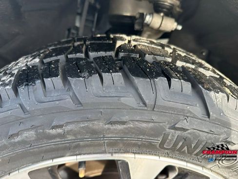 Used 2023 Jeep Grand Cherokee Overland image 12