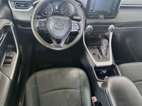 Used 2020 Toyota RAV4 XLE FWD image 19