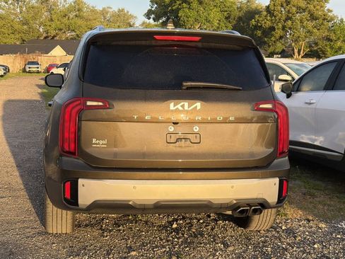 Used 2024 Kia Telluride S image 4