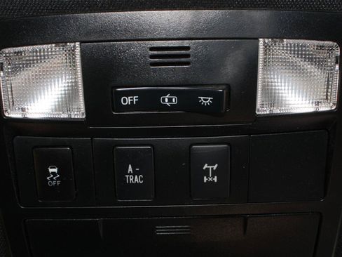 Used 2019 Toyota Tacoma TRD Off-Road AWD/4WD image 11