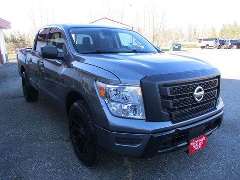 Used 2023 Nissan Titan S AWD/4WD image 13