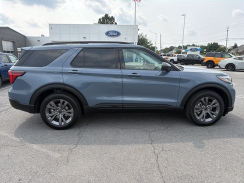 New 2026 Ford Explorer Active w/ Active Comfort Package AWD/4WD image 2