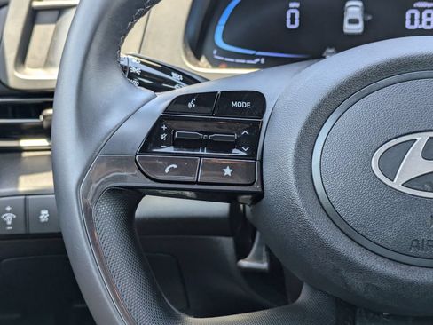 Used 2025 Hyundai Elantra Sport FWD image 24