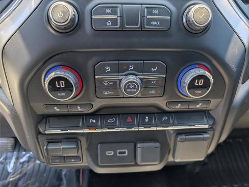 Used 2021 Chevrolet Silverado 2500 LT w/ Fleet Comfort Package AWD/4WD image 17