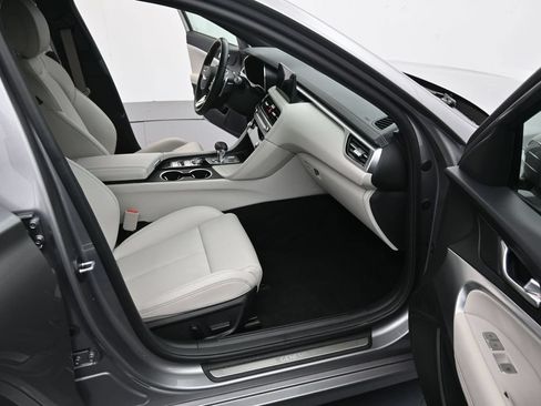 Used 2025 Genesis G70 2.5T RWD image 22