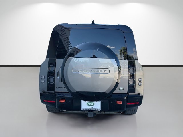 Used 2023 Land Rover Defender 130 X AWD/4WD image 4