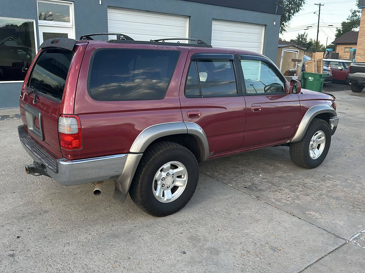 Used 2000 Toyota 4Runner SR5 w/ Upgrade Value Pkg 4 RWD image 5