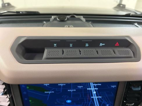 Certified 2024 Ford Bronco Wildtrak image 27