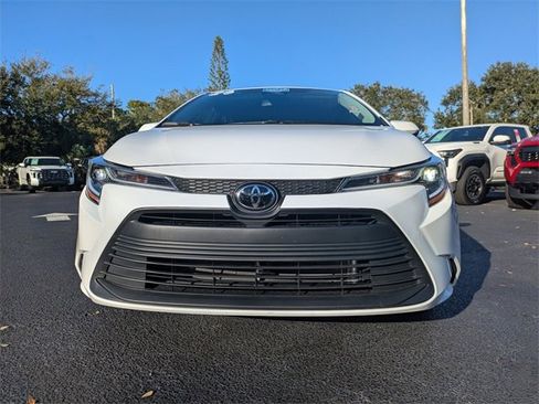 Used 2023 Toyota Corolla LE image 7