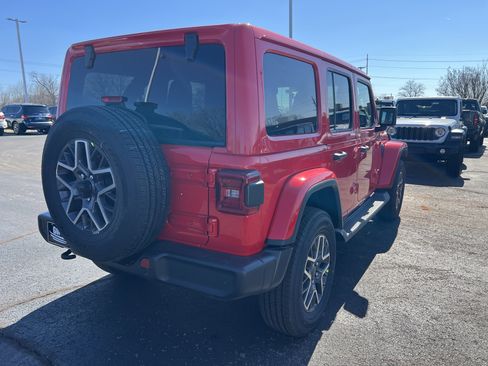 New 2026 Jeep Wrangler Sahara AWD/4WD image 7