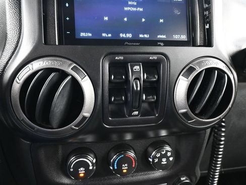 Used 2014 Jeep Wrangler Unlimited Sport w/ Power Convenience Group AWD/4WD image 21