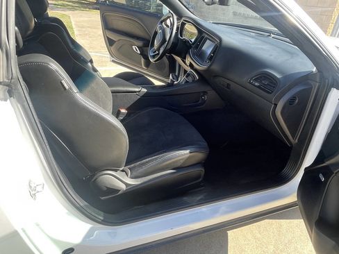 Used 2016 Dodge Challenger R/T Plus image 40