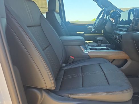 New 2026 Chevrolet Silverado 1500 High Country AWD/4WD image 10
