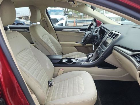 Used 2016 Ford Fusion SE FWD image 10