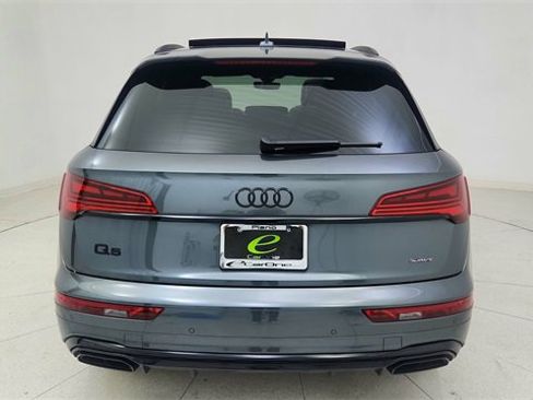 Used 2024 Audi Q5 e Prestige w/ Prestige Package image 5