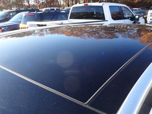 Used 2022 Lincoln Corsair AWD w/ Premium Package image 12