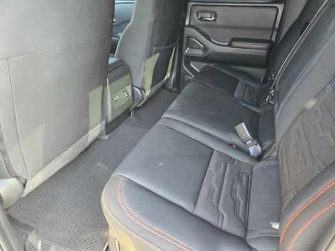 Used 2023 Nissan Frontier PRO-4X w/ Pro Convenience Package image 15