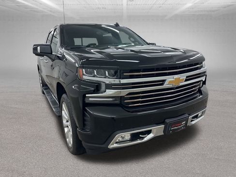 Used 2020 Chevrolet Silverado 1500 High Country w/ Technology Package image 3