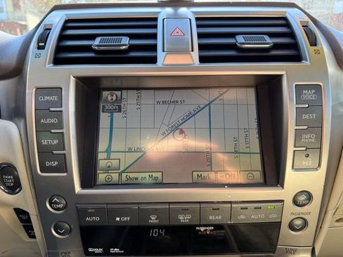 Used 2011 Lexus GX 460 w/ Comfort Plus Pkg image 17