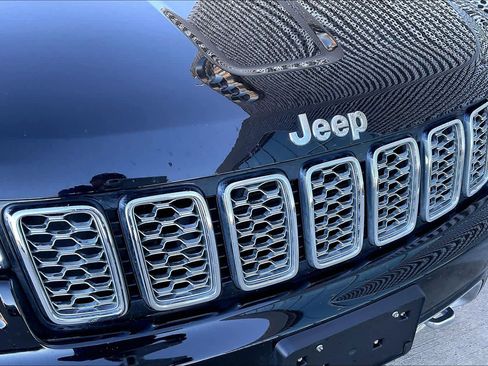 Used 2019 Jeep Grand Cherokee Overland image 27