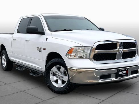 Used 2019 RAM 1500 Classic SLT AWD/4WD image 3